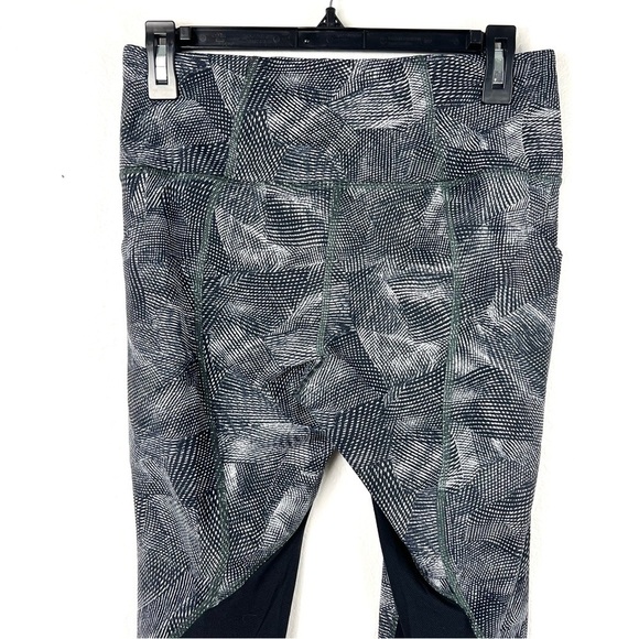 Lululemon Pace Rival HighRise Crop Velocity
Mesh Island Mist Black size 8 - Picture 2 of 6